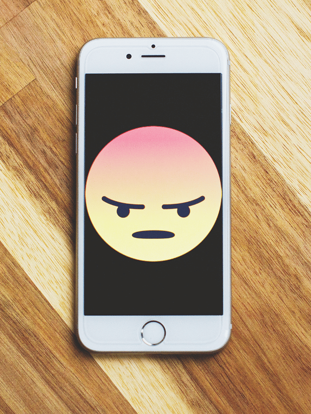 mengapa touchscreen iphone lari sendiri